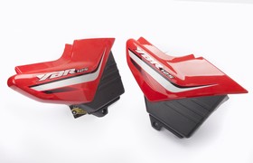 CACHA LATERAL YAMAHA YBR125 CH ROJA (JGO) STD [W30997]